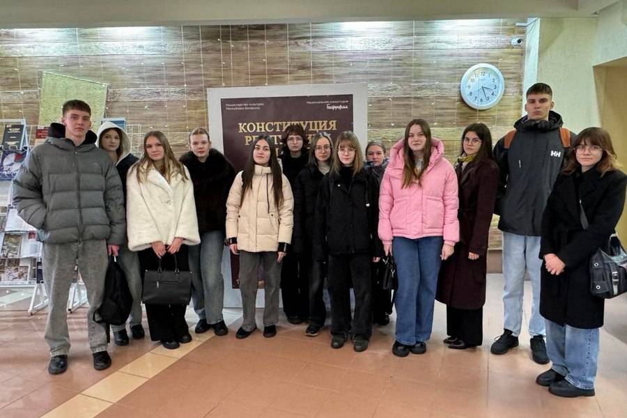 Молодежное крыло ПО РОО «Белая Русь» УО «ВГТУ» на премьере фильма «Конституция Республики Беларусь»!