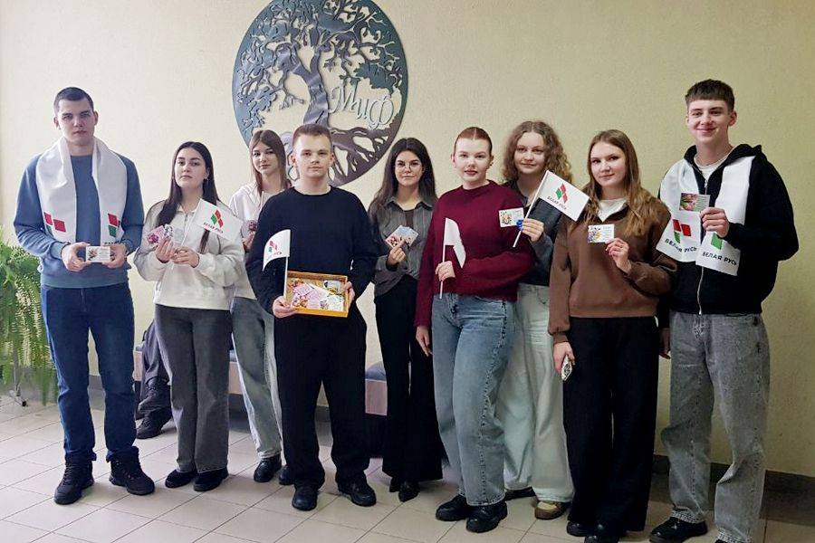 Акция - «Есть в марте день особый... »