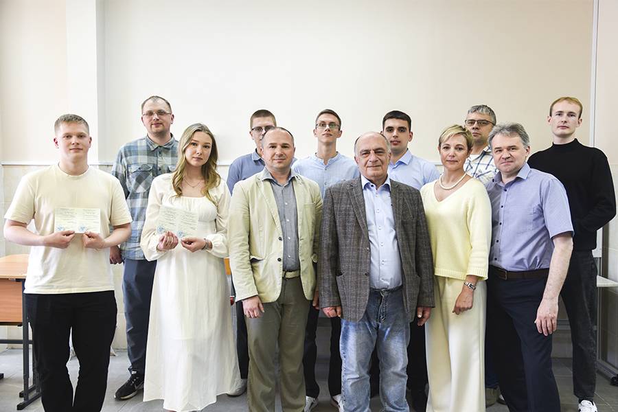 Студенты ВГТУ завершили профессиональную подготовку и получили рабочие разряды на ОАО «Витязь»